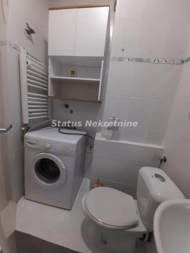 Jednoiposoban, kvalitetno opremljen i svetao dupleks, 42 kvadrata, u centru Novog Sada