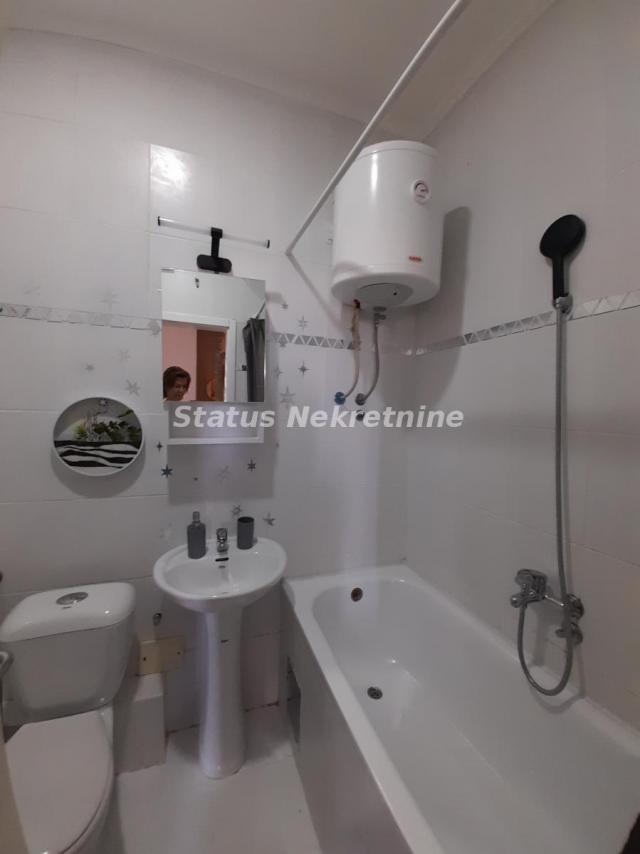 Jednoiposoban, kvalitetno opremljen i svetao dupleks, 42 kvadrata, u centru Novog Sada