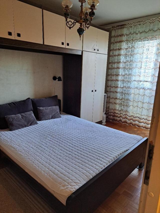 Stan dvoiposoban 71m2, Jurija Gagarina, Blok62, Novi Beograd