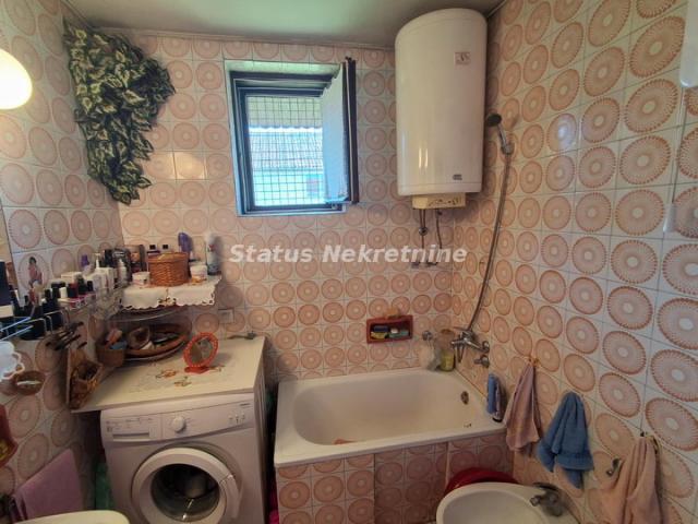 Futog-Porodična kuća 93 m2 na Lepom održavanom Dvorištu od 800 m2 u blizini Škole-065/385 8880