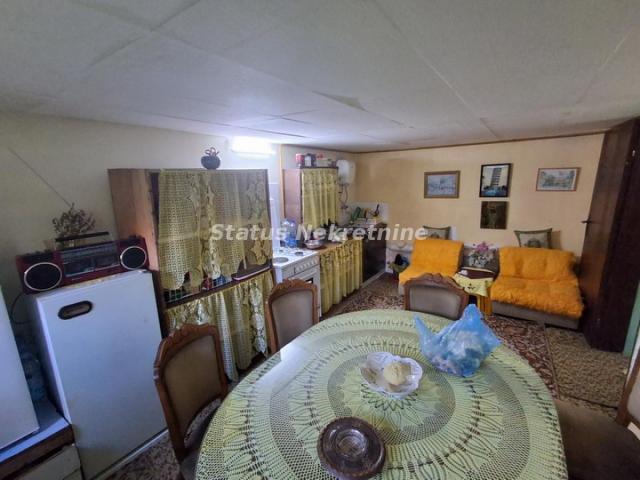 Futog-Porodična kuća 93 m2 na Lepom održavanom Dvorištu od 800 m2 u blizini Škole-065/385 8880