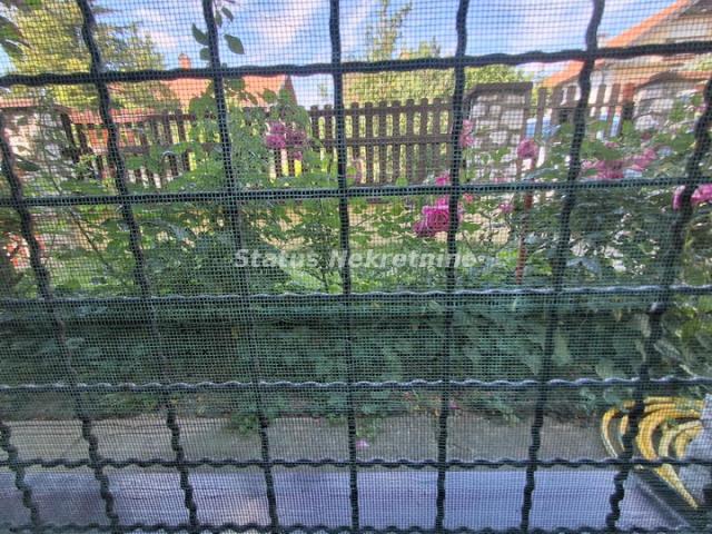 Futog-Porodična kuća 93 m2 na Lepom održavanom Dvorištu od 800 m2 u blizini Škole-065/385 8880