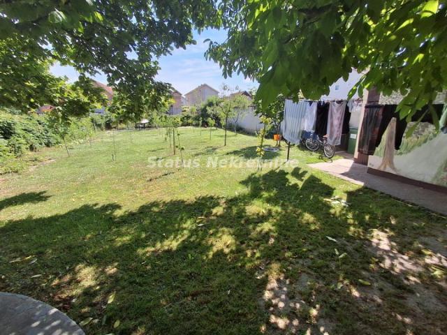 Futog-Porodična kuća 93 m2 na Lepom održavanom Dvorištu od 800 m2 u blizini Škole-065/385 8880