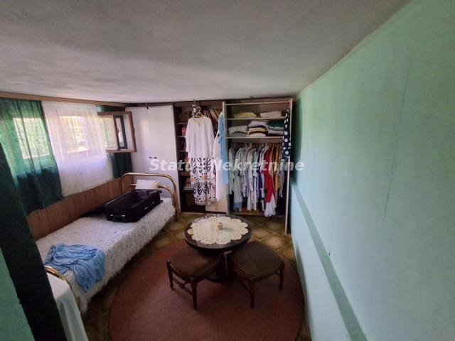 Futog-Porodična kuća 93 m2 na Lepom održavanom Dvorištu od 800 m2 u blizini Škole-065/385 8880