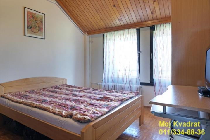 Čukarica, Cerak Vinogradi - Cerski venac, 83m2