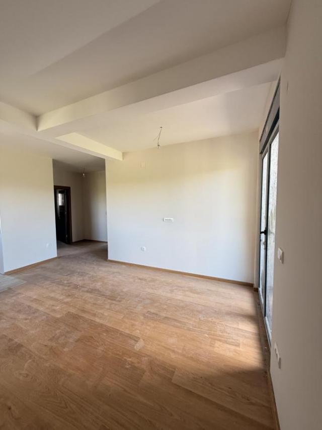 Stan sa pogledom na Zlatiboru, keš/kredit, OPIS