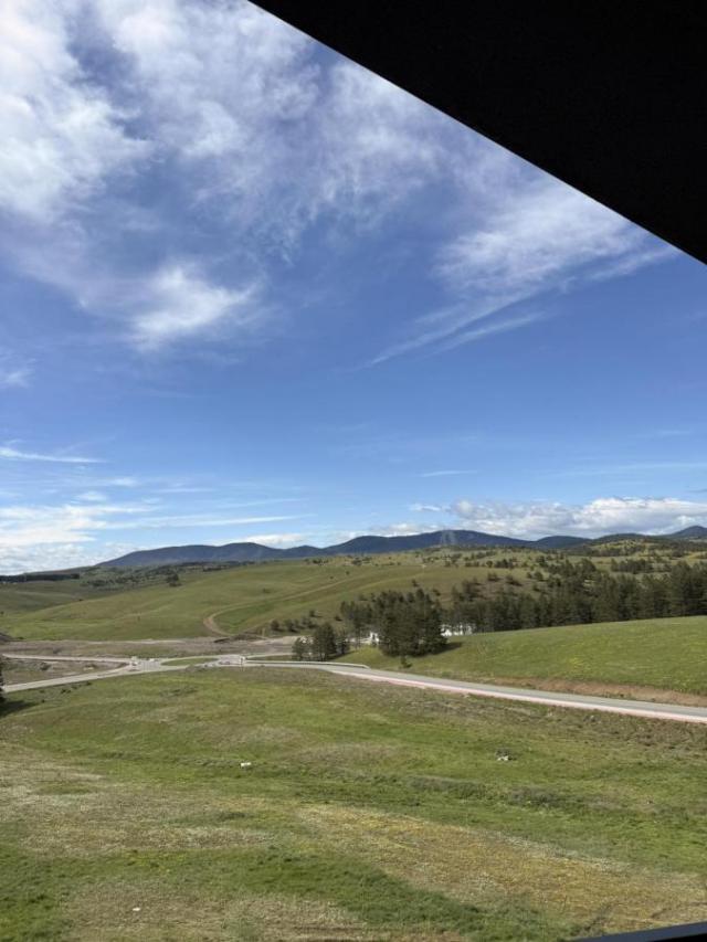 Stan sa pogledom na Zlatiboru, keš/kredit, OPIS
