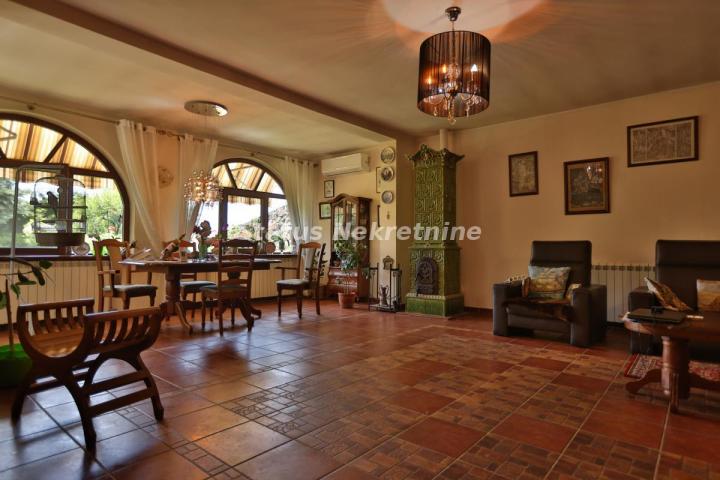Kuća 322 m², 3 kupatila, Ledinci, Novi Sad-Hitno