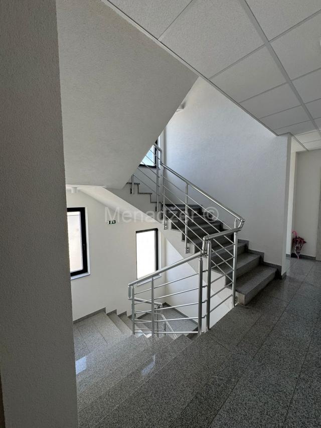 Prodaja, Stan, 147m2 , Banovo Brdo