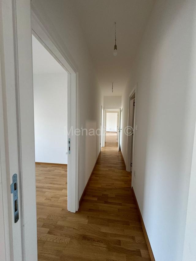 Prodaja, Stan, 147m2 , Banovo Brdo