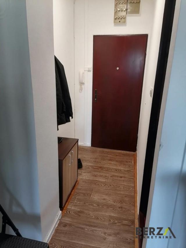  KOMPLETNO NAMEŠTENA PET FRIENDLY GARSONJERA KOD SAJMA