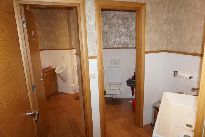 Lux kancelarijski prostor sa 6 garaznih mesta