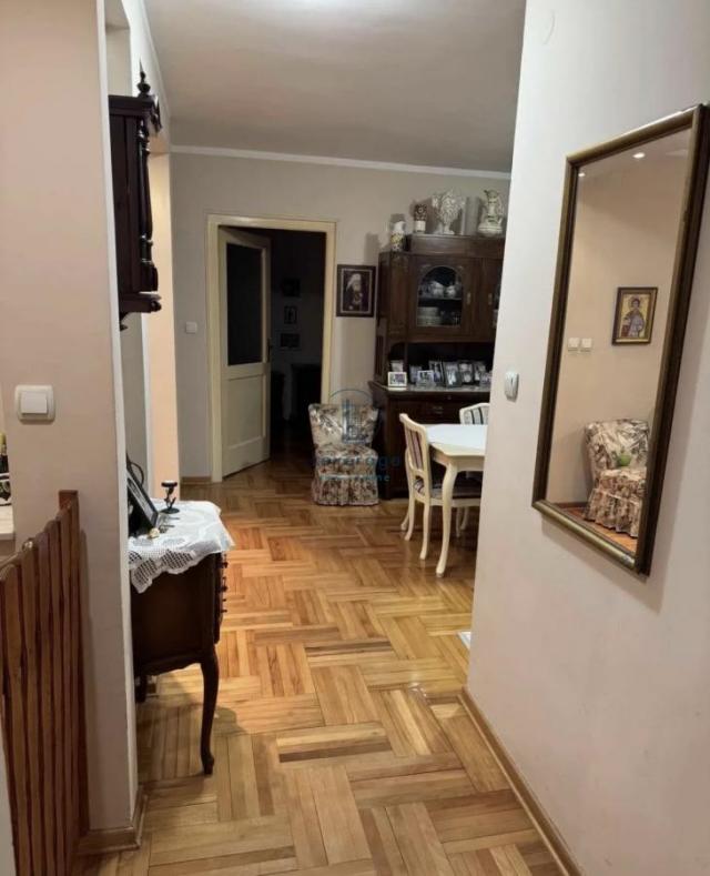 Karaburma, Pana Đukića, 60 m2