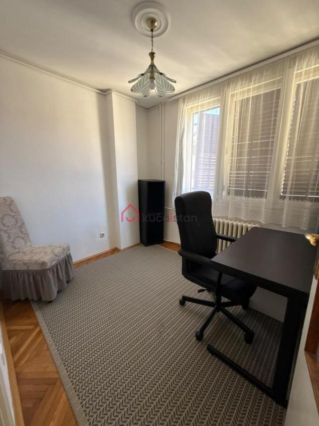 27. Marta. Dvostrana orijentacija. Garaža. Terasa. 