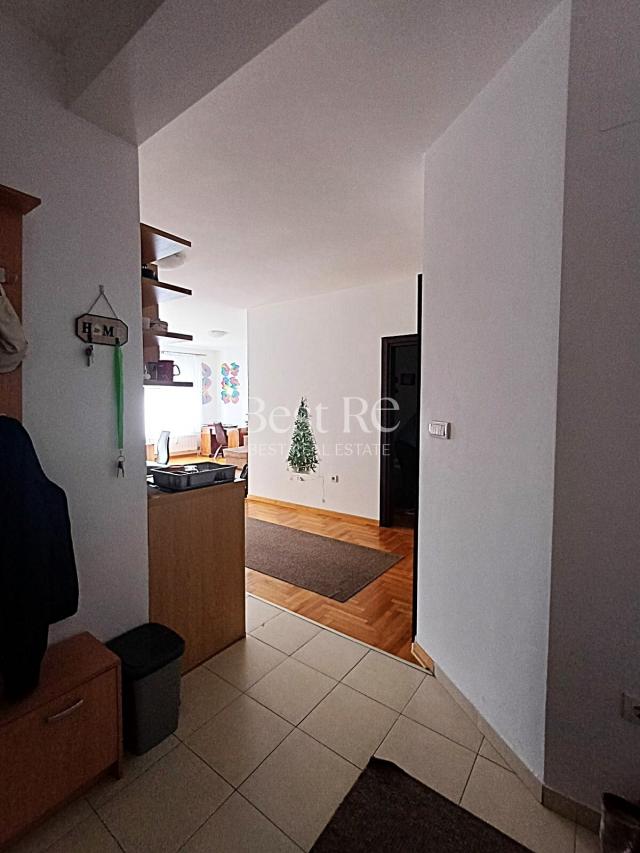 Dvosoban stan u blizini Đeram pijace
