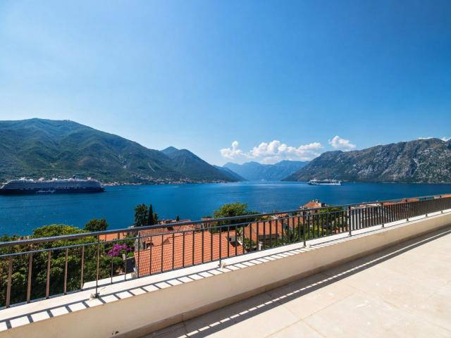 Ekskluzivan jednosoban stan 58 m² u novom kompleksu sa krovnim bazenom – Dobrota, Kotor