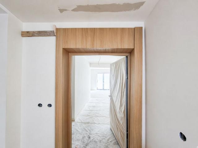 Ekskluzivan jednosoban stan 58 m² u novom kompleksu sa krovnim bazenom – Dobrota, Kotor