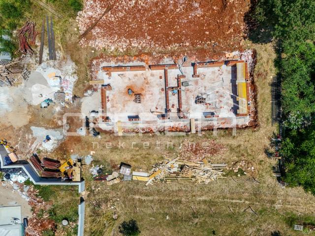 
Iatra, Poreč okolica – moderna dvojna kuće s bazenom i pogledom na more


