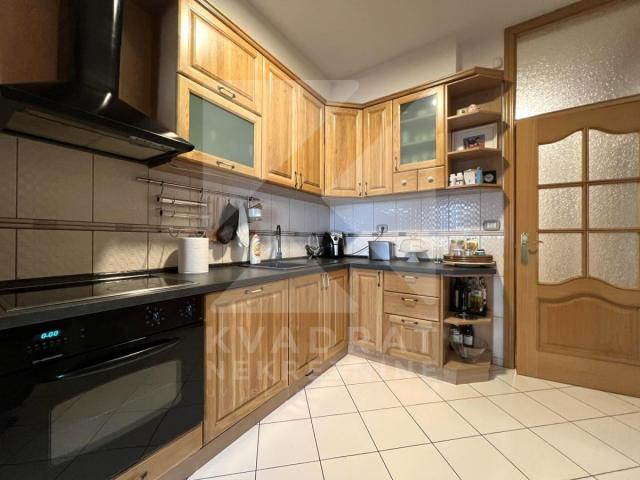 Prodaja, Trosoban stan, Podgorica, Kruševac, 141m2