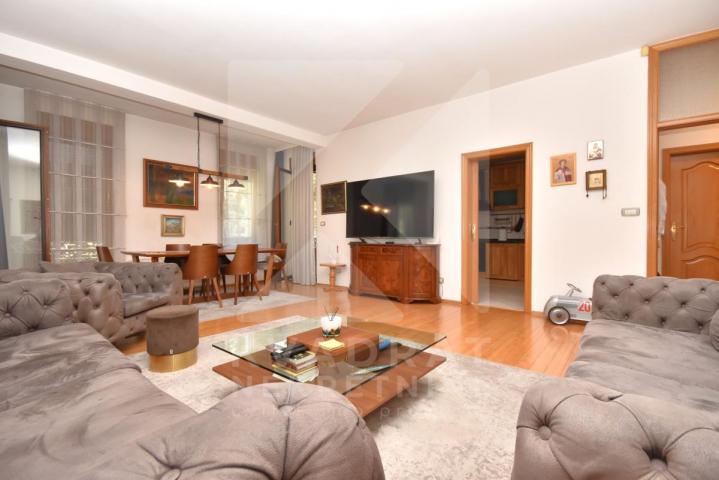 Prodaja, Trosoban stan, Podgorica, Kruševac, 141m2