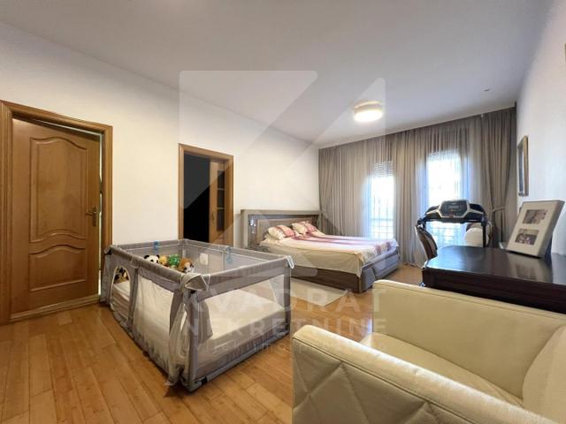 Prodaja, Trosoban stan, Podgorica, Kruševac, 141m2