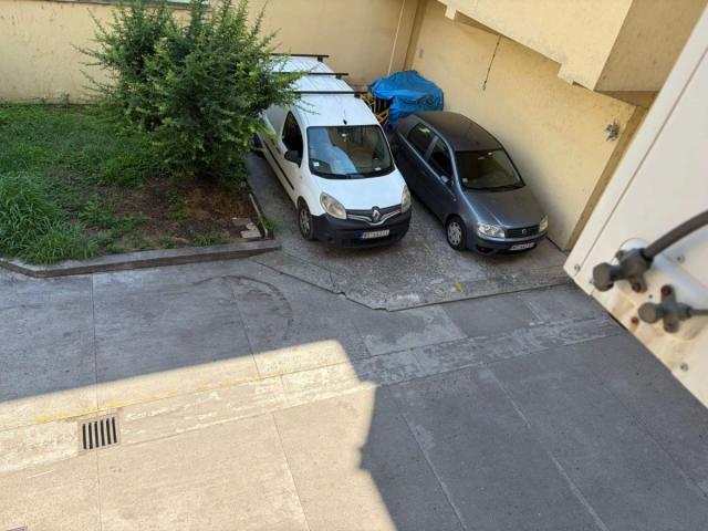 KOLO SRPSKIH SESTARA - DELIMIČNO NAMEŠTEN - ZA POSLOVNU DELATNOST