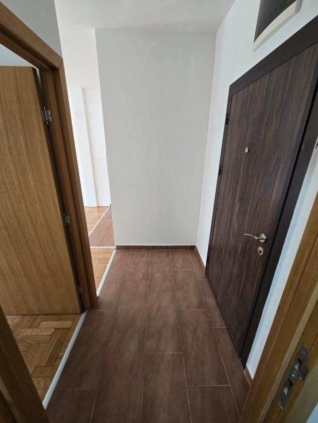 DVOSOBAN STAN U NOVOJ ZGRADI DVORIŠNO ORIJENTISAN I NE ZAHTEVA NIKAKVA ULAGANJA 