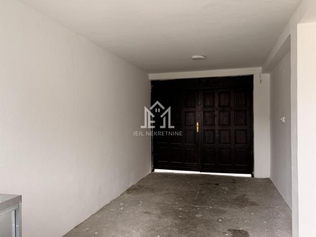 Izdaje se fantastična porodična kuća na Telepu – 320 m²