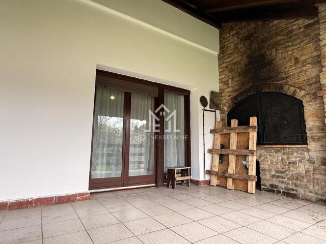 Izdaje se fantastična porodična kuća na Telepu – 320 m²