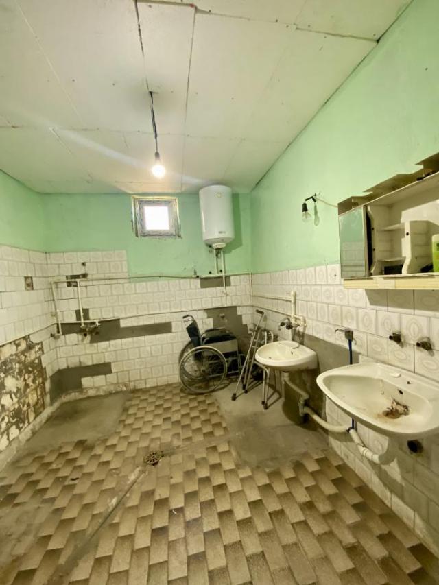 Uzdin salonska kuća na prodaju