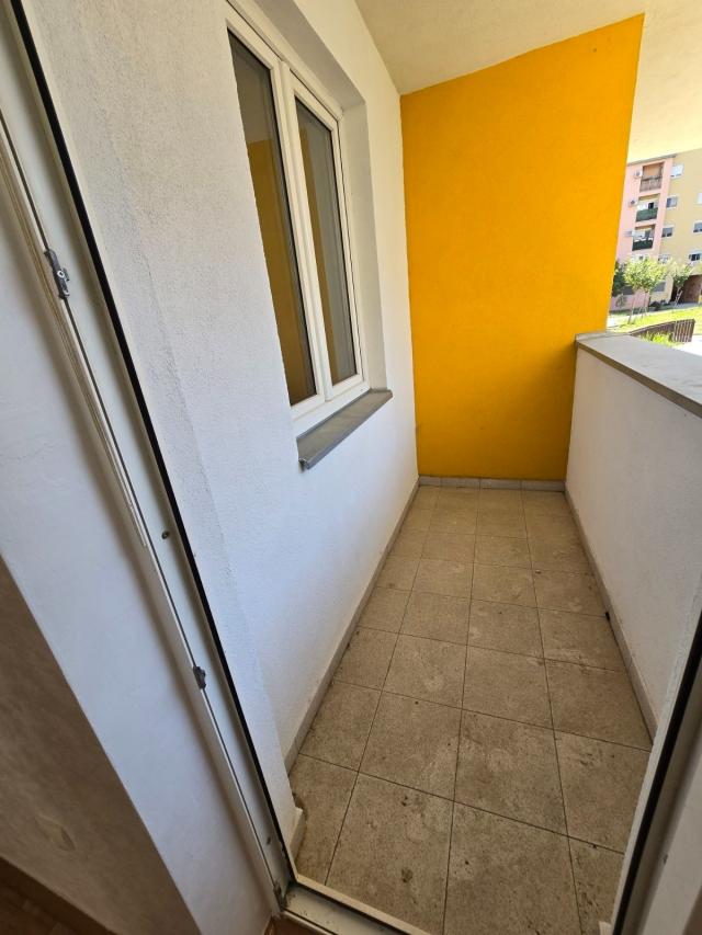 DVOSOBAN STAN U NOVOJ ZGRADI DVORIŠNO ORIJENTISAN I NE ZAHTEVA NIKAKVA ULAGANJA 
