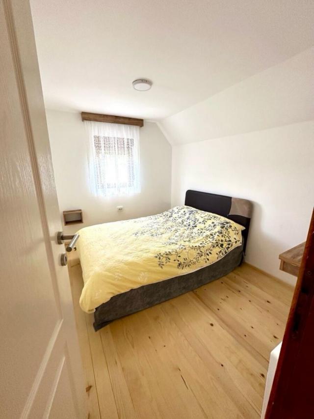 Kuća 77 m² na Prodaju – Kuti, Žabljak