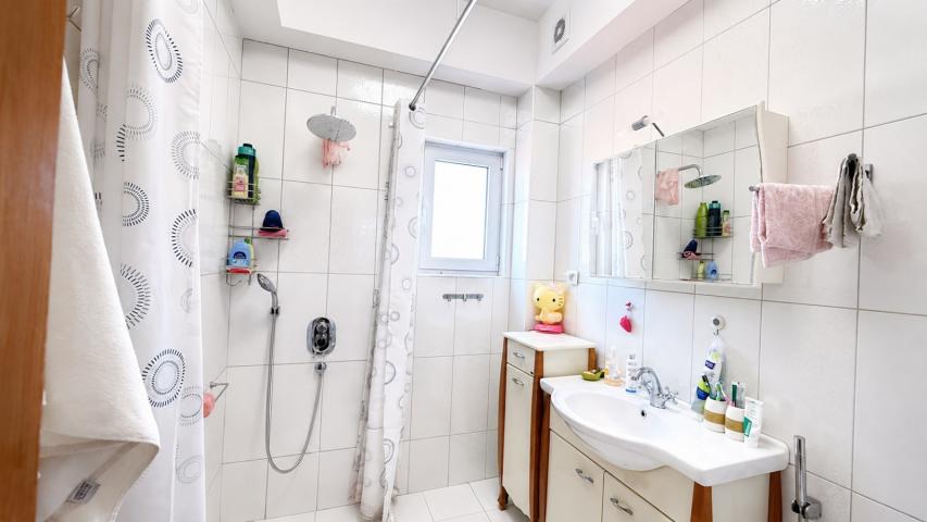Villa with panoramic sea views and a swimming pool in Uteha