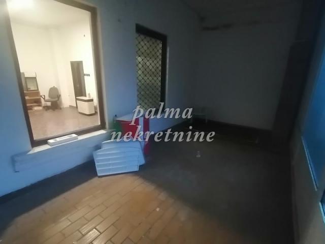 Izdavanje, Poslovni prostor, 52m2 , Centar