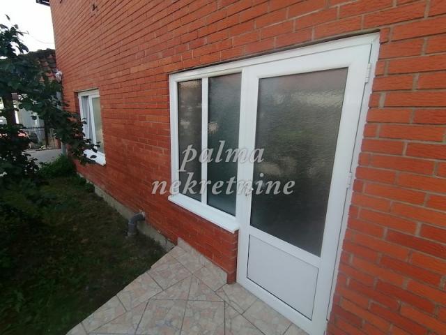 Izdavanje, Poslovni prostor, 80m2 , Ilićevo