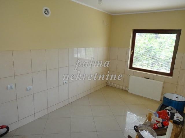 Izdavanje, Poslovni prostor, 100m2 , Sušica