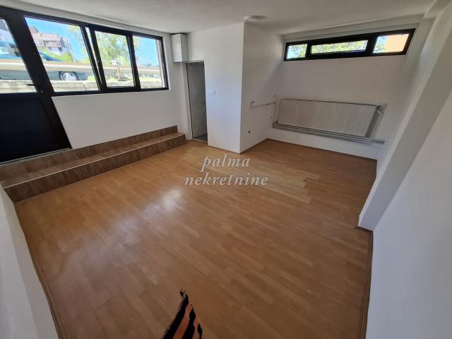 Izdavanje, Poslovni prostor, 20m2 , Palilule