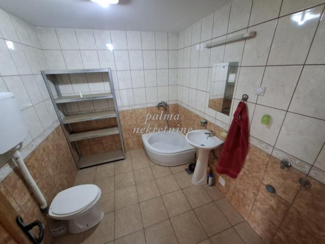 Izdavanje, Poslovni prostor, 74m2 , Pivara