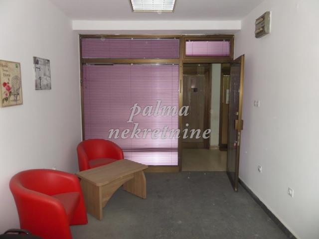 Prodaja, Poslovni prostor, 17m2 , Centar
