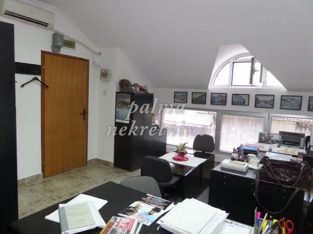 Prodaja, Poslovni prostor, 225m2 , Centar