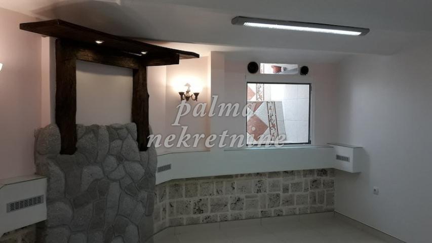 Prodaja, Poslovni prostor, 17m2 , Centar