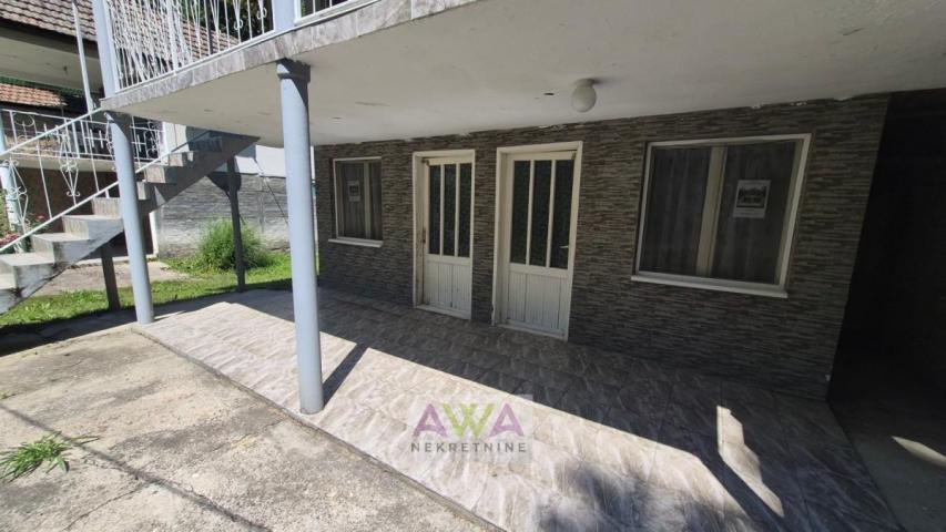 Bezdan – Baračka – Spratna vikendica 72m², treći red od vode