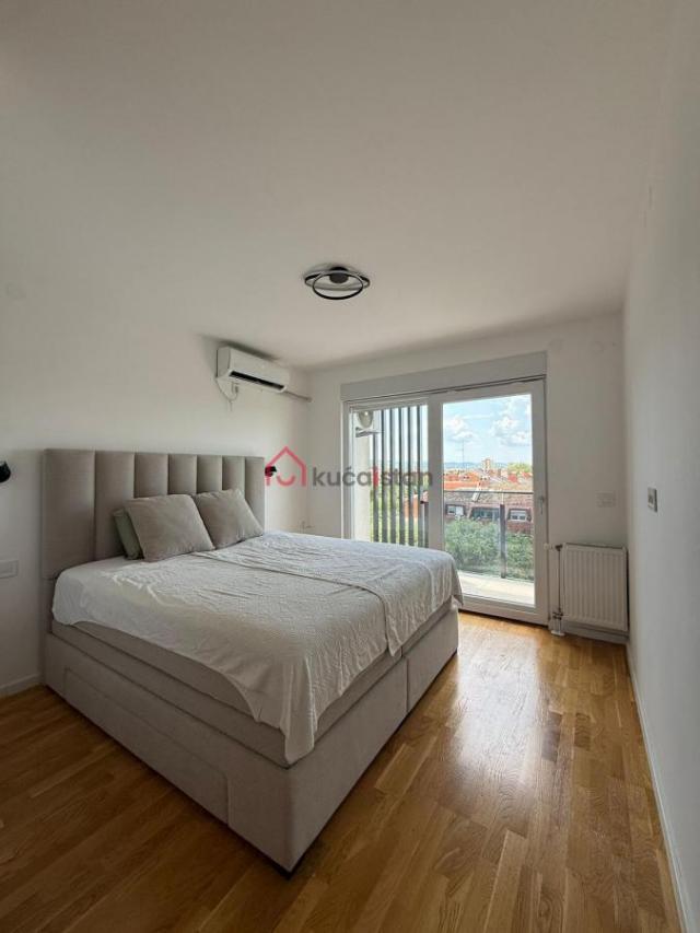 Pogled na Frušku goru. Park Novi Residence