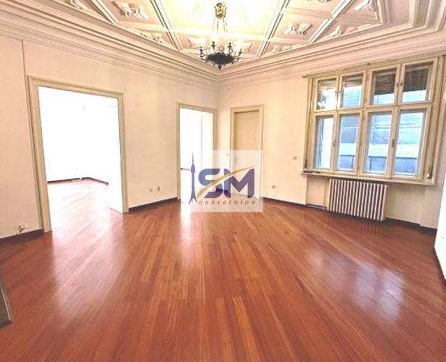 Vračar, Prostran salonski stan 305 m²