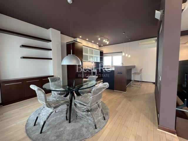Penthouse sa terasom od 40m2 sa pogledom na Hram