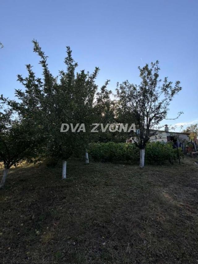 Vikendica sa dve stambene jedinice u Čortanovcima – idealna za odmor i uživanje u prirodi