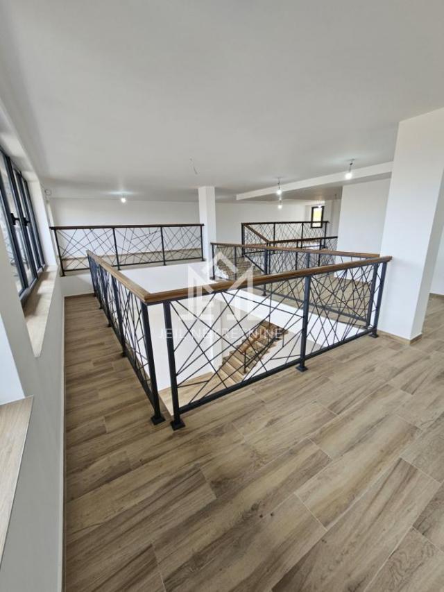 Odličan lokal 339m² + 5 parking mesta, cena sa PDV-om, Telep – Severni Telep
