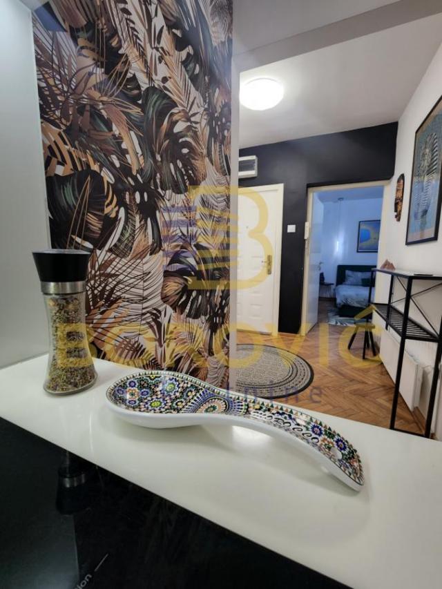 Stara Bežanija-preko puta Lidla, 55m2, lux, namešten