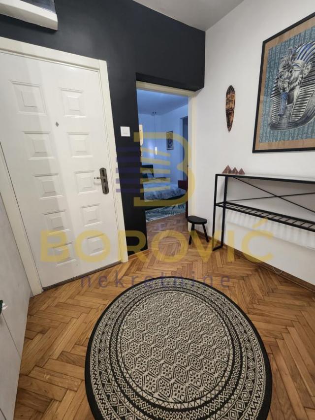 Stara Bežanija-preko puta Lidla, 55m2, lux, namešten
