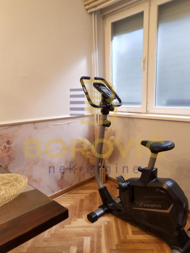 Stara Bežanija-preko puta Lidla, 55m2, lux, namešten